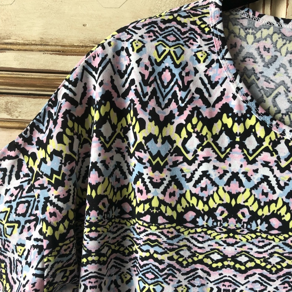 ♦️2/$30 Irma LuLaRoe Tunic Top - Picture 2 of 6